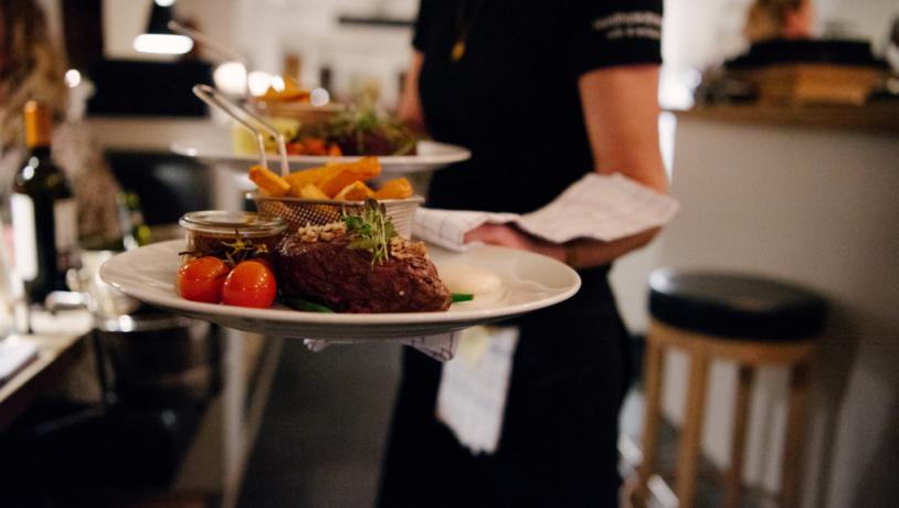 Raadhuskælderen servering mad