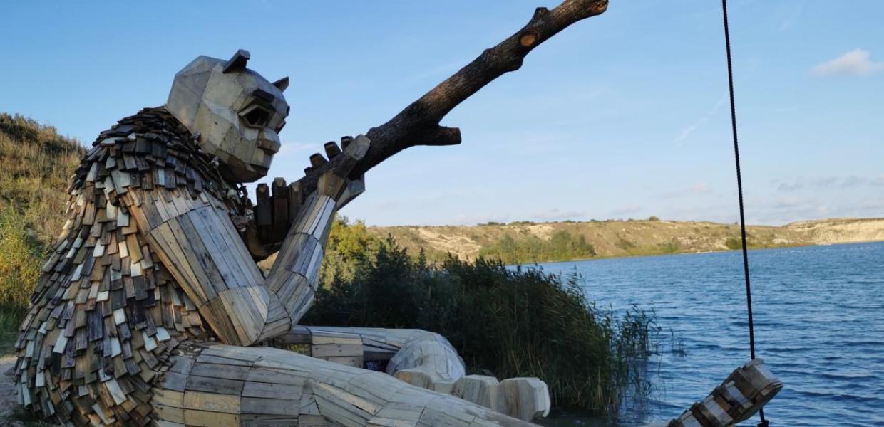 Runde Rie af Thomas Dambo 