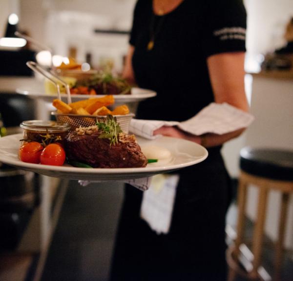 Raadhuskælderen servering mad